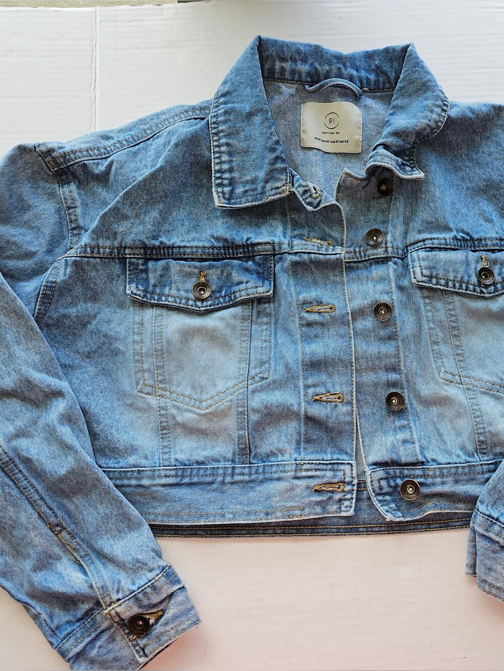 Cotton On – Cropped Denim Jacket Made Of Star Painted On Back Sz 10 - Picture 2 of 8